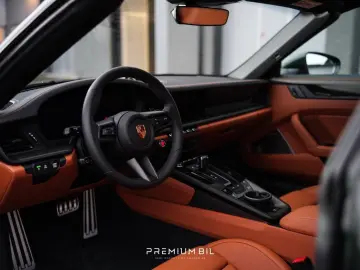 Porsche 911 Targa 4 GTS   VOLL AUSTATUNG   CARBON
