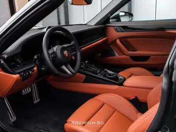 Porsche 911 Targa 4 GTS   VOLL AUSTATUNG   CARBON