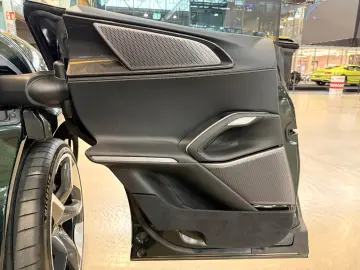 Ferrari Purosangue V12 – FULL CARBON   PANO   LIFT   360
