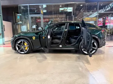 Ferrari Purosangue V12 – FULL CARBON   PANO   LIFT   360