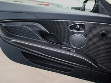 Aston Martin DBS Volante   V12 • 725 CP • RWD • 360