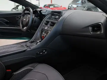 Aston Martin DBS Volante   V12 • 725 CP • RWD • 360