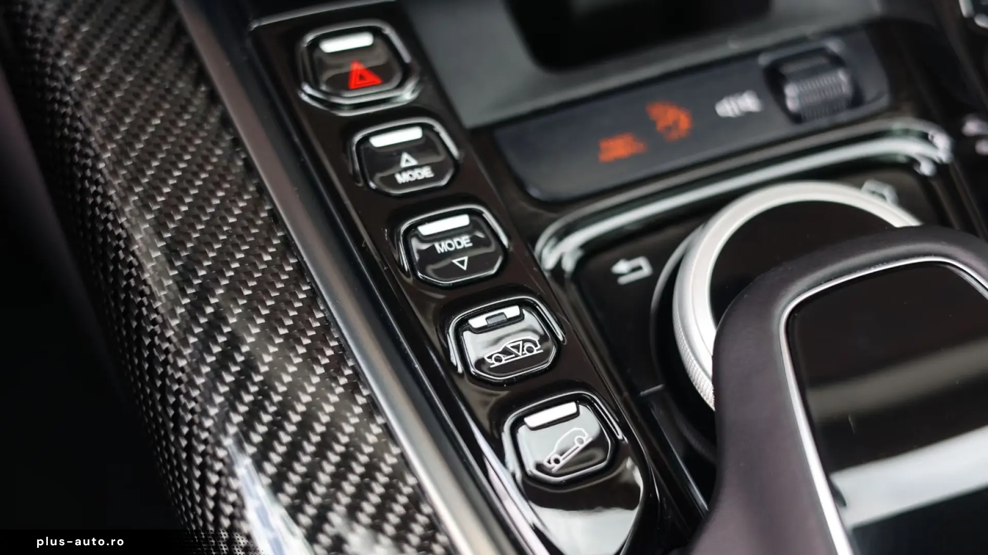 Aston Martin DBX 4.0 V8   AWD • PANO • 360  • VENTILAȚIE