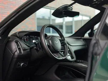 Aston Martin DBX 4.0 V8   AWD • PANO • 360  • VENTILAȚIE