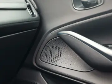 Aston Martin DBX 4.0 V8   AWD • PANO • 360  • VENTILAȚIE