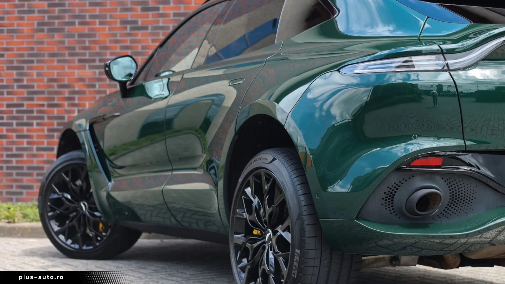 Aston Martin DBX 4.0 V8   AWD • PANO • 360  • VENTILAȚIE