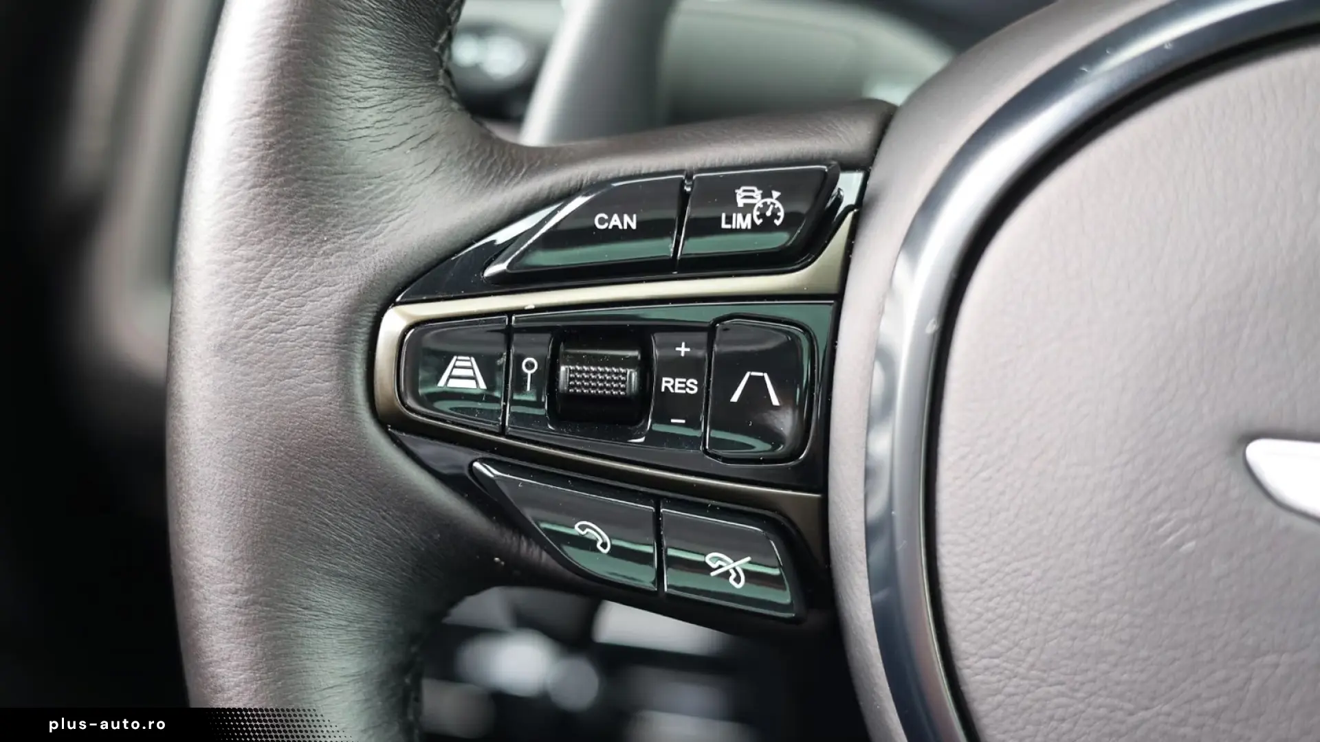 Aston Martin DBX 4.0 V8   AWD • PANO • 360  • VENTILAȚIE