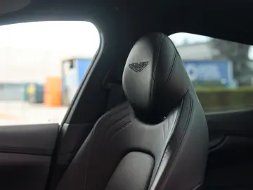 Aston Martin DBX 4.0 V8   AWD • PANO • 360  • VENTILAȚIE