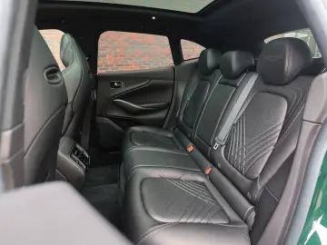 Aston Martin DBX 4.0 V8   AWD • PANO • 360  • VENTILAȚIE