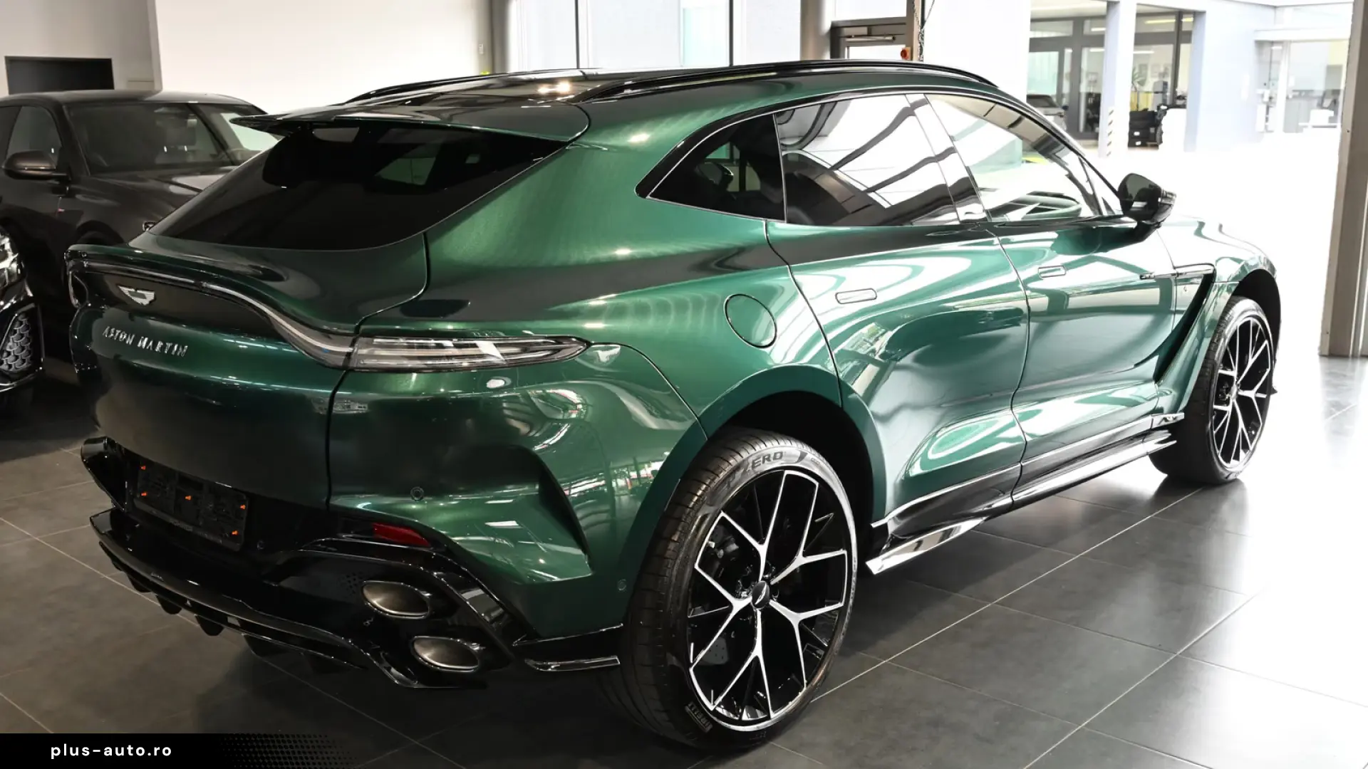 Aston Martin DBX S   727 CP • AWD • BOWERS & WILKINS • PANO