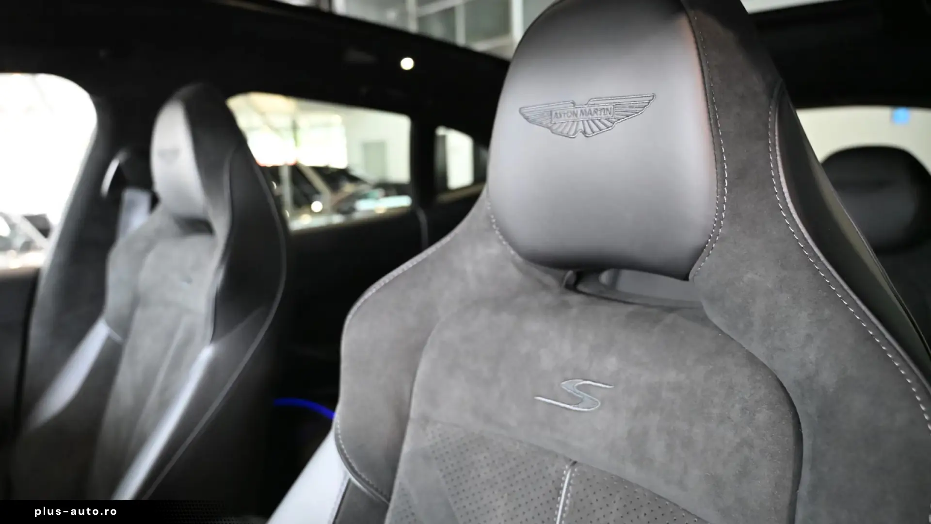 Aston Martin DBX S   727 CP • AWD • BOWERS & WILKINS • PANO