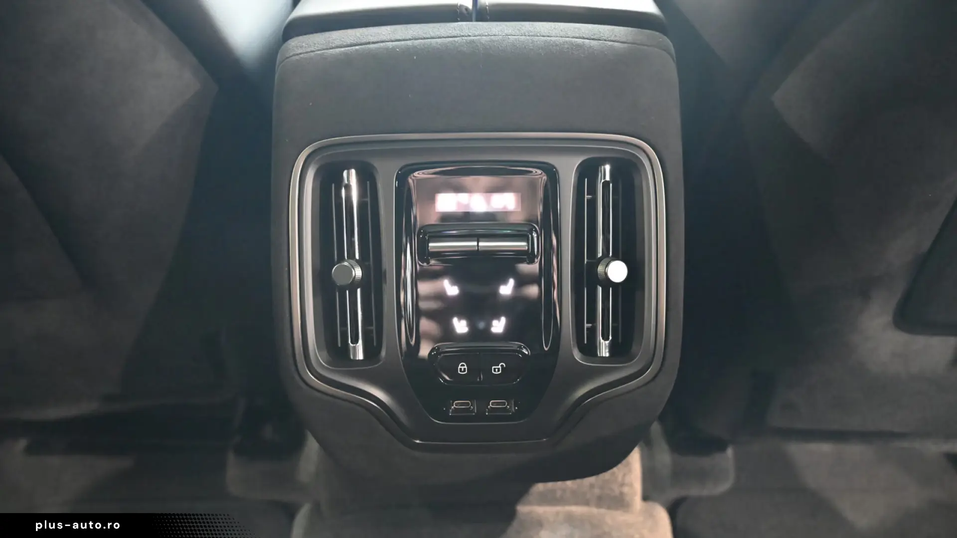 Aston Martin DBX S   727 CP • AWD • BOWERS & WILKINS • PANO