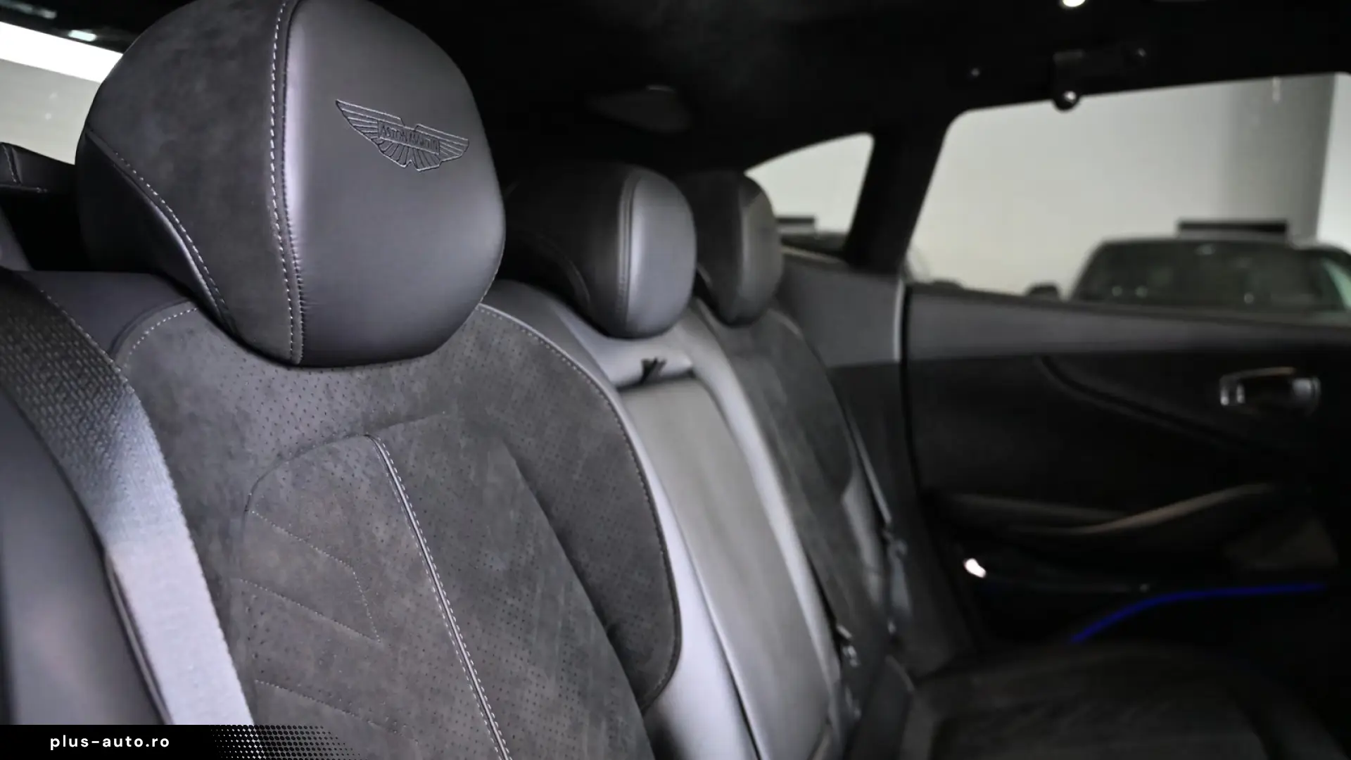 Aston Martin DBX S   727 CP • AWD • BOWERS & WILKINS • PANO
