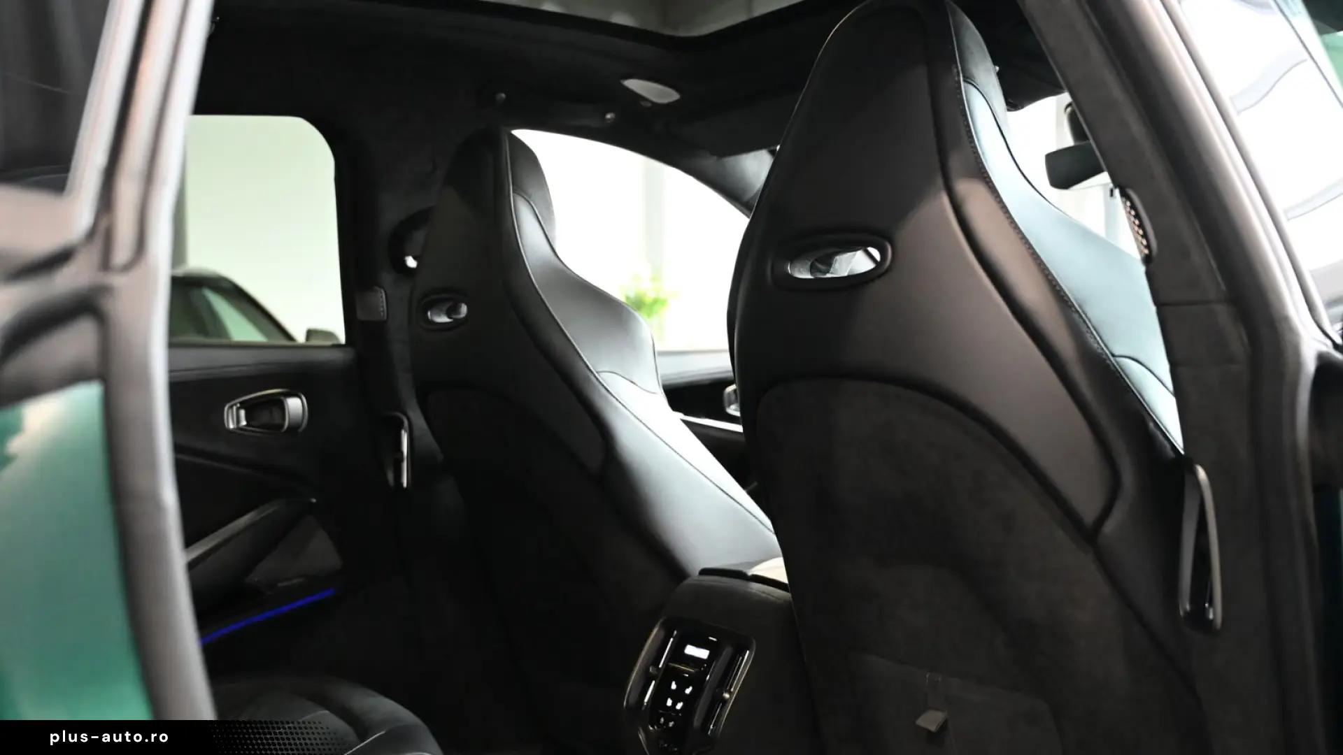 Aston Martin DBX S   727 CP • AWD • BOWERS & WILKINS • PANO