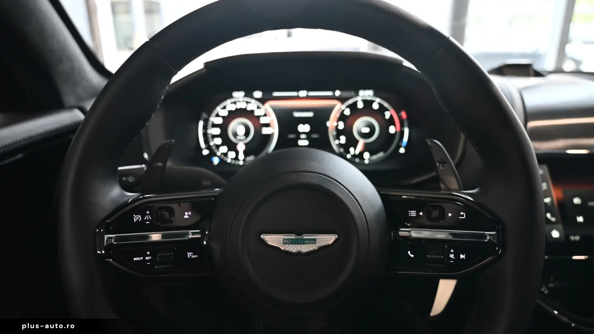 Aston Martin DBX S   727 CP • AWD • BOWERS & WILKINS • PANO