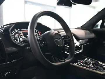 Aston Martin DBX S   727 CP • AWD • BOWERS & WILKINS • PANO