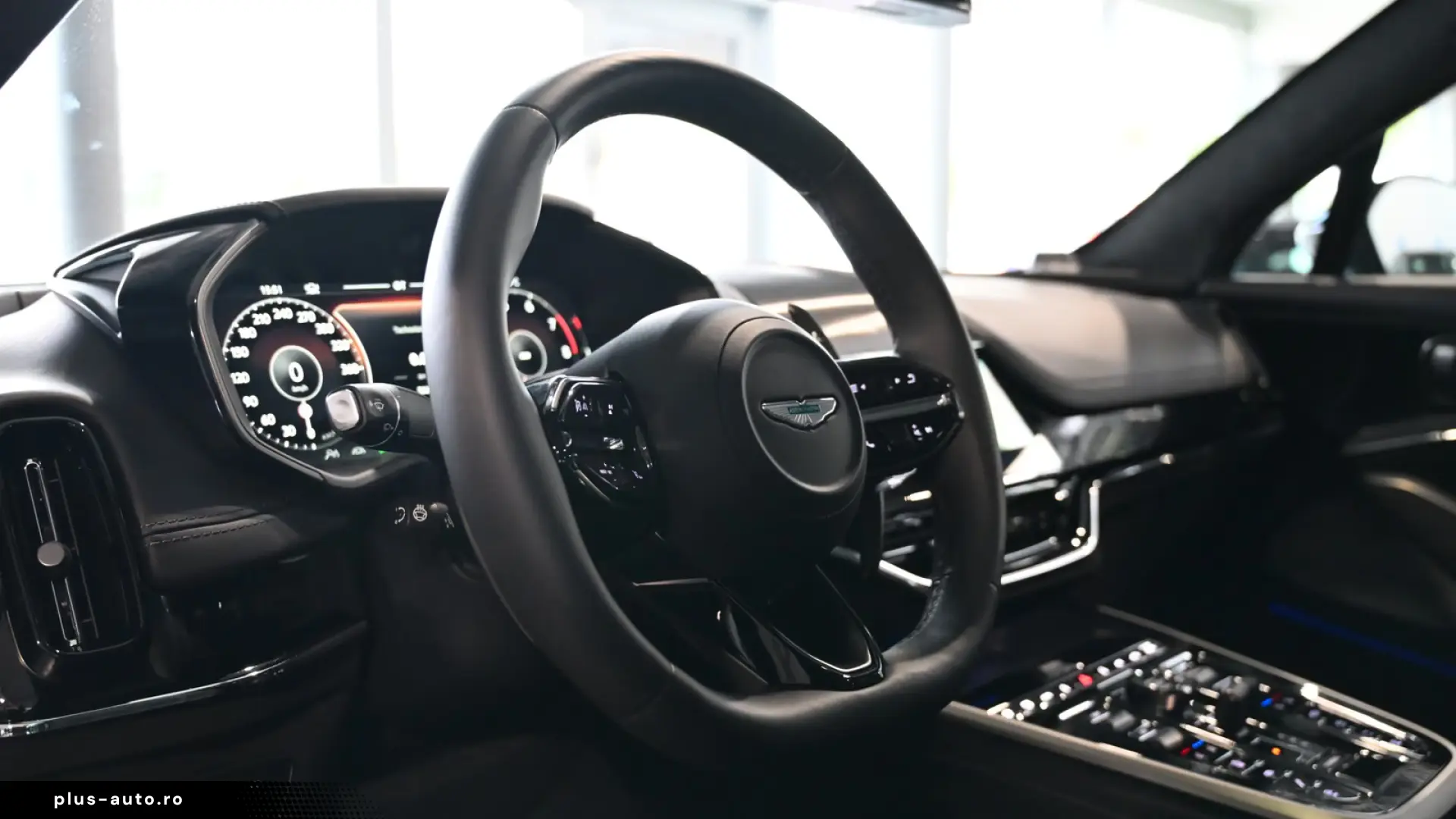 Aston Martin DBX S   727 CP • AWD • BOWERS & WILKINS • PANO