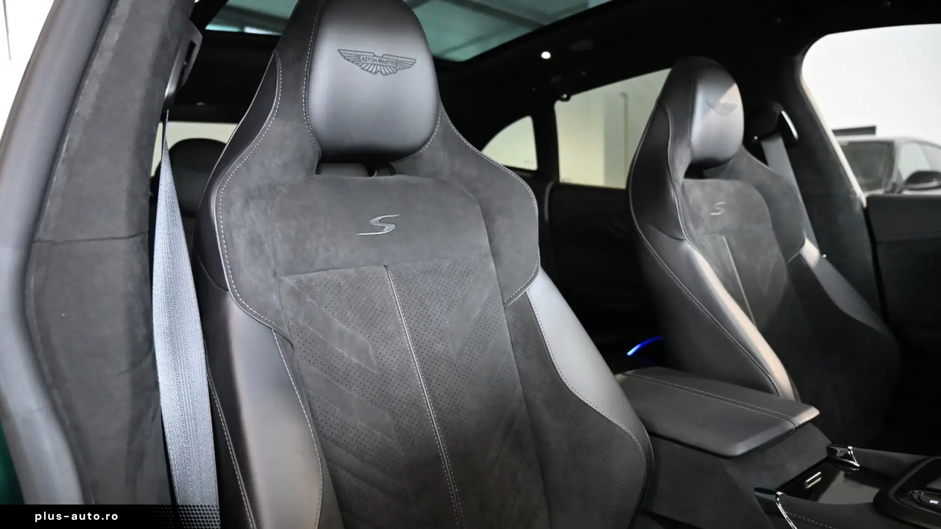 Aston Martin DBX S   727 CP • AWD • BOWERS & WILKINS • PANO