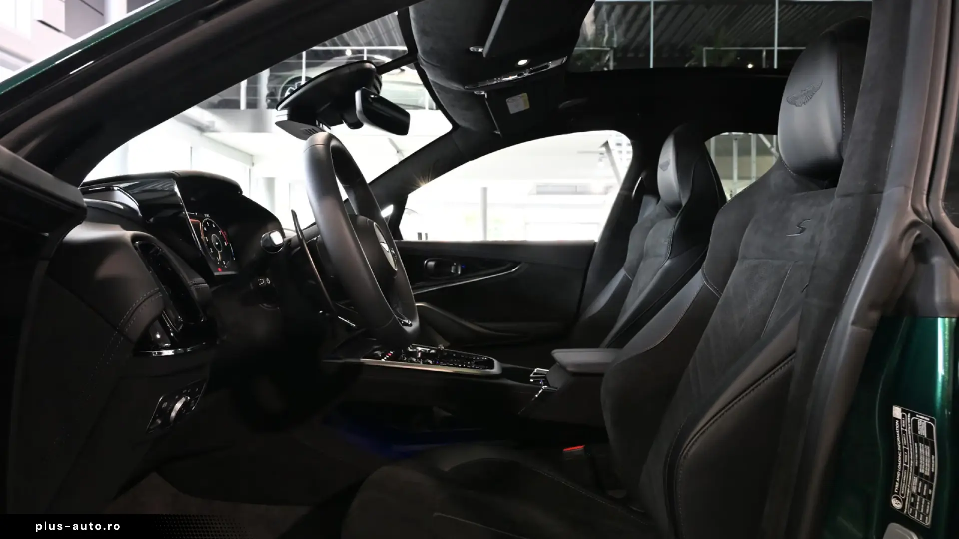 Aston Martin DBX S   727 CP • AWD • BOWERS & WILKINS • PANO