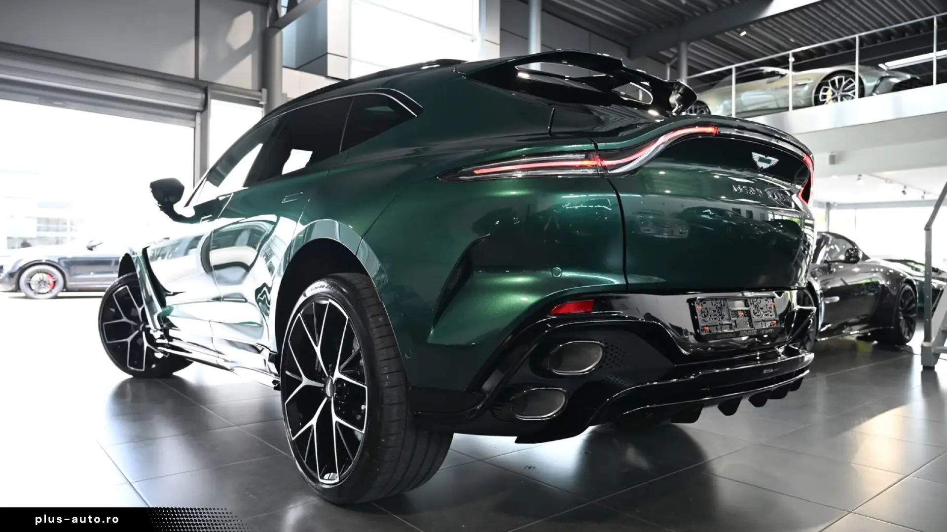 Aston Martin DBX S   727 CP • AWD • BOWERS & WILKINS • PANO