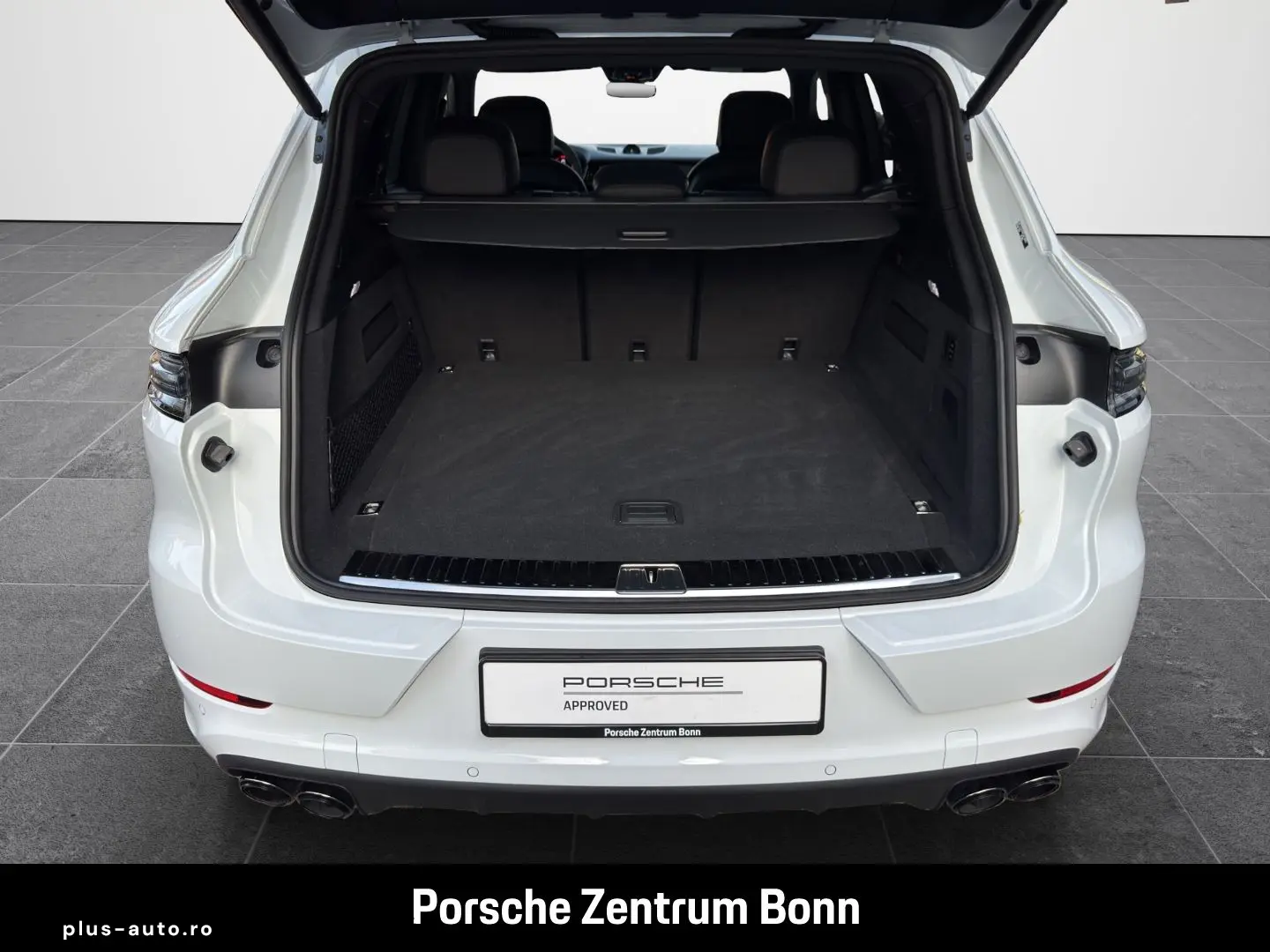 PORSCHE Cayenne E-Hybrid Black Edition