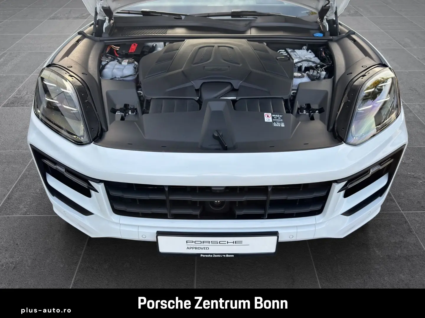 PORSCHE Cayenne E-Hybrid Black Edition
