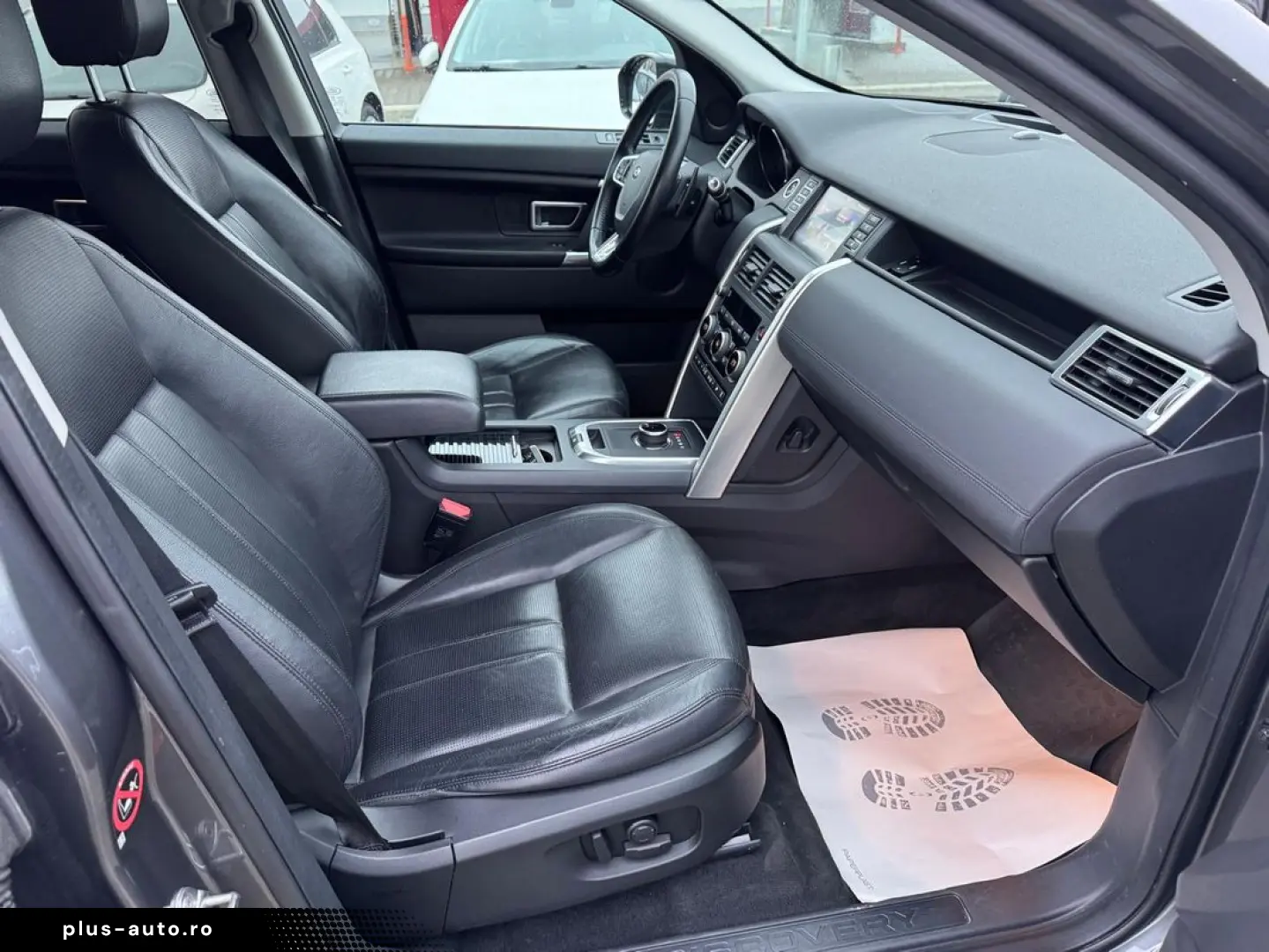 Land-Rover Discovery-Sport