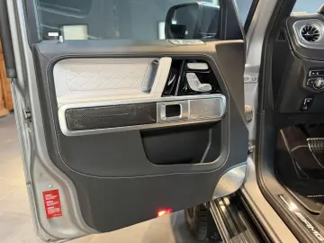 MERCEDES-BENZ G63 4x4 AMG 22  Platin Magno Gepäcktr.
