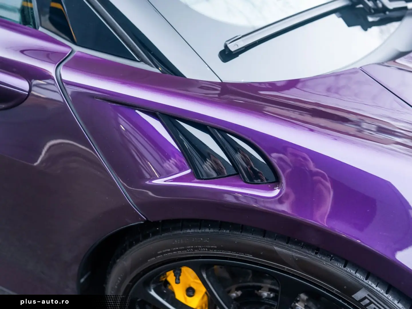 MCLAREN Artura Spider MSO Paint Int.  Perform.   Carbon