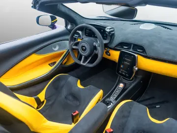 MCLAREN Artura Spider MSO Paint Int.  Perform.   Carbon