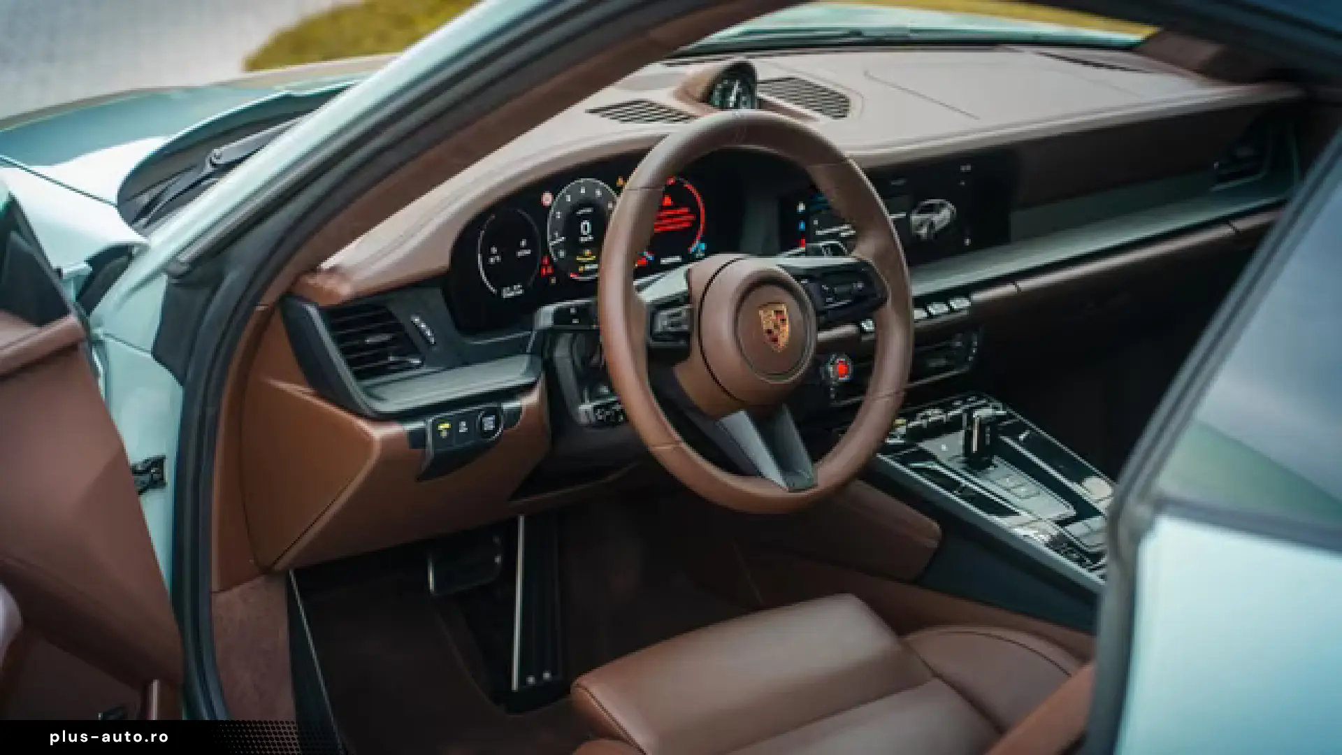 Porsche 992 Carrera 4 GTS T-Hybrid PCCB