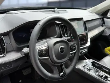 VOLVO XC 90 Ultra Bright Recharge Plug-In Hybrid AWD