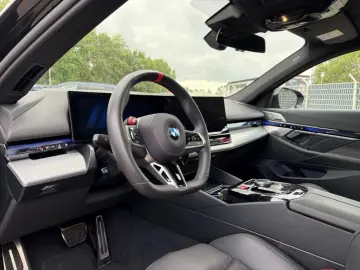 BMW M5 CarbonParts DrivAssisProf Head-Up ParkAssisPr