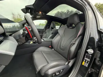 BMW M5 CarbonParts DrivAssisProf Head-Up ParkAssisPr