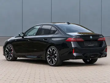 BMW 540d xDr M SPORT PRO PANO AHK STDHZ H&K HUD 21