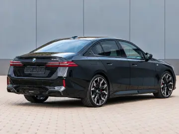 BMW 540d xDr M SPORT PRO PANO AHK STDHZ H&K HUD 21