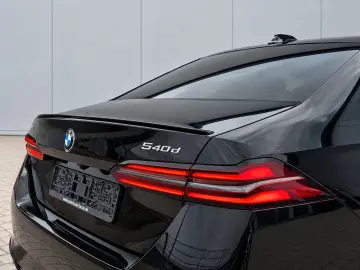 BMW 540d xDr M SPORT PRO PANO AHK STDHZ H&K HUD 21