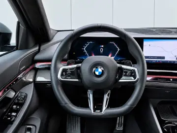 BMW 540d xDr M SPORT PRO PANO AHK STDHZ H&K HUD 21