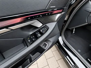 BMW 540d xDr M SPORT PRO PANO AHK STDHZ H&K HUD 21