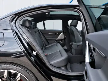 BMW 540d xDr M SPORT PRO PANO AHK STDHZ H&K HUD 21