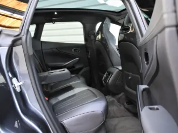 ASTON MARTIN DBX707 4.0 V8 Totwinkel 1.Hand 360  Nur…