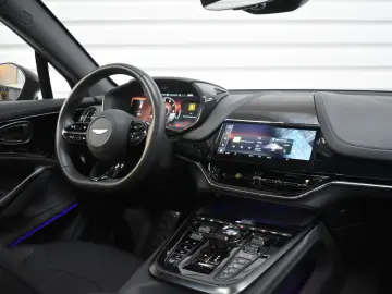 ASTON MARTIN DBX707 4.0 V8 Totwinkel 1.Hand 360  Nur…
