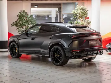 LAMBORGHINI Urus AD PERSONAM TETTO BANG&OLUFSEN 23  NIGHT VI
