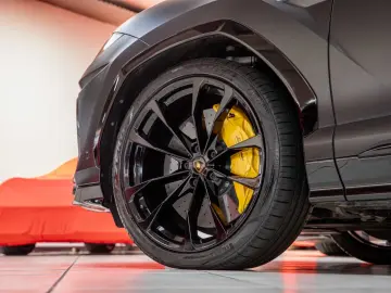 LAMBORGHINI Urus AD PERSONAM TETTO BANG&OLUFSEN 23  NIGHT VI