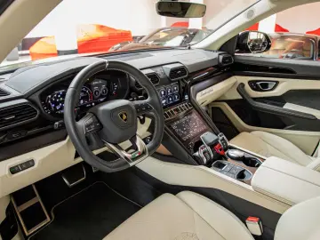 LAMBORGHINI Urus AD PERSONAM TETTO BANG&OLUFSEN 23  NIGHT VI
