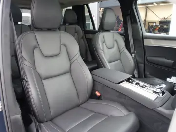 VOLVO XC90 Ultra T8 AWD Plug-in Pano B&W FourC AHK HUD