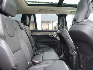 VOLVO XC90 Ultra T8 AWD Plug-in Pano B&W FourC AHK HUD