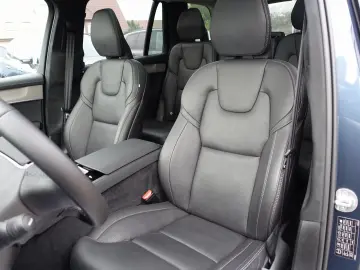 VOLVO XC90 Ultra T8 AWD Plug-in Pano B&W FourC AHK HUD