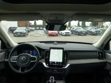 VOLVO XC90 Ultra T8 AWD Plug-in Pano B&W FourC AHK HUD
