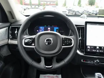 VOLVO XC90 Ultra T8 AWD Plug-in Pano B&W FourC AHK HUD